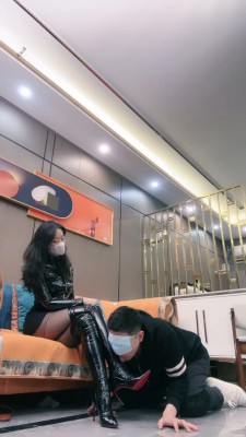 【禾末】剧情-深夜面试老师男/皮衣皮靴踩虐/藤条抽/腿夹狗 bf26937_HD绳艺资源