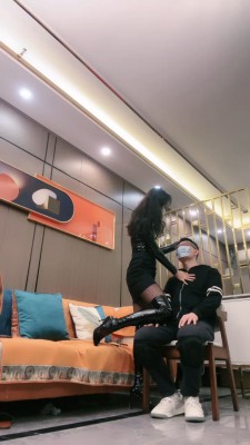 图片[7]_【禾末】剧情-深夜面试老师男/皮衣皮靴踩虐/藤条抽/腿夹狗 bf26937_HD绳艺资源