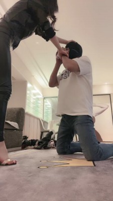 图片[8]_【萱萱】袜子堵嘴长靴重度提档/耳光/碾压狗头/高跟狂舔 bf27005_HD绳艺资源