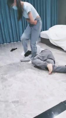 图片[3]_【小狐狸S】双S-小白鞋白袜全体重踩踏/骑马/踢踹 bf26954_HD绳艺资源