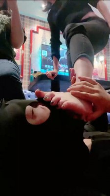 图片[6]_【小妮】双S-白袜脏鞋气味羞辱/骑马人体坐垫/全体重踩 bf26939_HD绳艺资源