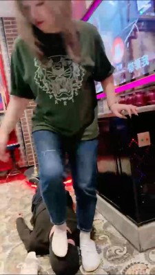 图片[14]_【小妮】双S-白袜脏鞋气味羞辱/骑马人体坐垫/全体重踩 bf26939_HD绳艺资源