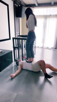 图片[5]_【沅芷大大】双S-长靴+高跟全体重踩踏【双视角版】bf26903_HD绳艺资源