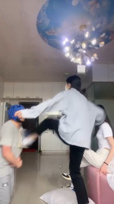 图片[4]_【精神小妹】双S入圈-超高难度挑战重度踢踹/踩踏-非人虐打【双视角版】bf26904_HD绳艺资源