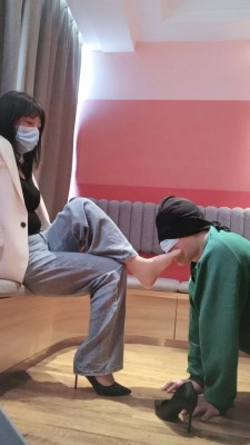 图片[5]_【嗯哼S】高跟裸足踩踏喂食 bf26861_HD绳艺资源