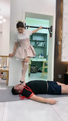 图片[6]_【麋鹿银儿】洛丽塔素人高跟白丝踩踏/裸足深喉吃袜子 bf26865_HD绳艺资源