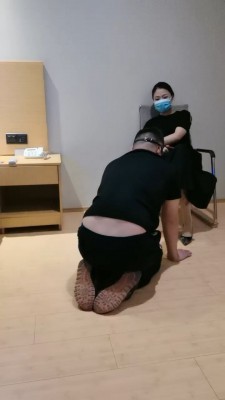 【凌儿女神】肉丝+高跟恋足/耳光 bf27116_HD绳艺资源