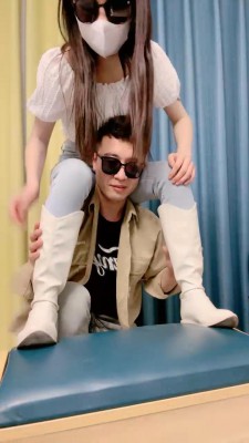 图片[3]_【哲帅】白靴小姐姐骑脖子直播 bf27102_HD绳艺资源