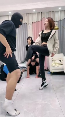 图片[9]_【麋鹿银儿】姐妹花入圈-重度提档/骑马全体重踩/伺候恋足 bf27122_HD绳艺资源