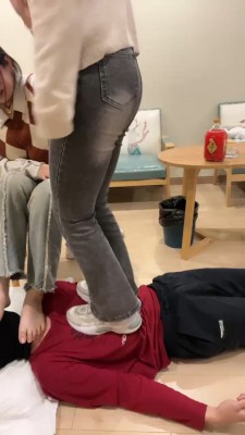 图片[6]_【学生双主s】双S-运动鞋全体重踩踏/喝圣水 bf27057_HD绳艺资源