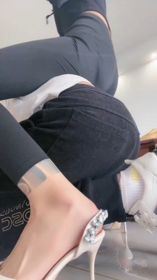 图片[4]_【秋秋S】健身女教练S-运动鞋白袜+高跟虐/绳艺技巧脚插嘴/喝圣水 bf27053_HD绳艺资源