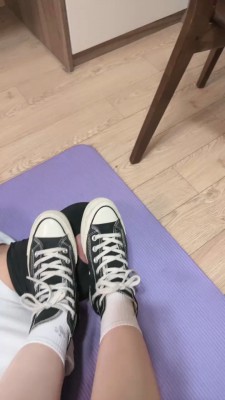 图片[4]_【不期而遇】高帮帆布鞋踩踏-白袜脚插嘴 bf27083_HD绳艺资源