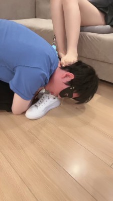 图片[5]_【妆主大大】夜跑后原味辱狗-吃袜子/舔脏鞋底 bf27071_HD绳艺资源