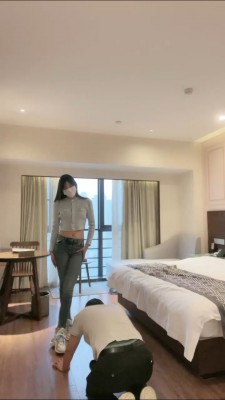 【默默s】178长腿模特-运动鞋白船袜/恋足转胯/提档踩踏 bf27064_HD绳艺资源