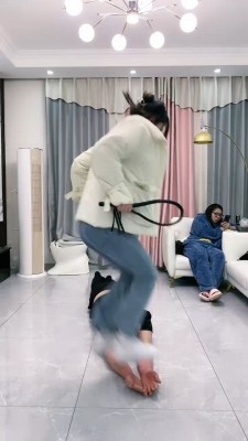 【麋鹿银儿】空军一号-白袜辱人形犬-骑马/水刑窒息/全体重跳踩 bf27060_HD绳艺资源