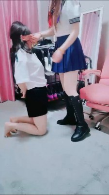 【梦幻大大】母畜-长靴原味丝袜脚羞辱/转胯遛狗/训练耳光 bf27031_HD绳艺资源