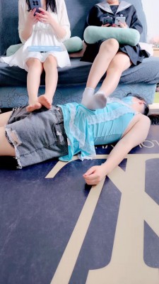 图片[5]_【苏恩】双S-白袜脚踩闺蜜聊天【完整版】 bf26948_HD绳艺资源