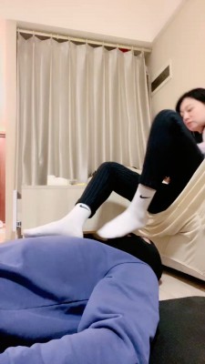 图片[4]_【小妮】夜跑后运动鞋白袜舔/吃烟灰.骑马舔裸足 bf26973_HD绳艺资源