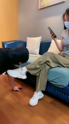 【Q月】健身女主运动鞋棉袜辱狗/sp踩踏/圣水奖励 bf27454_HD绳艺资源