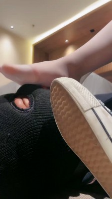 图片[4]_【小痴】帆布鞋丝袜脚气味羞辱 bf27453_HD绳艺资源