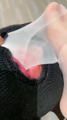 图片[6]_【小痴】帆布鞋丝袜脚气味羞辱 bf27453_HD绳艺资源