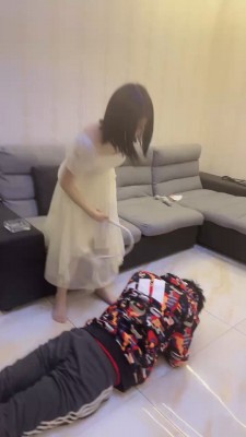 图片[6]_【依依子】肉丝全体重踩踏/训练/虐乳臭脚狂舔 bf27446_HD绳艺资源