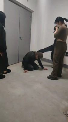 图片[4]_【最抗揍M】楼道间3S-群调踢踹踩踏 bf2744_HD绳艺资源