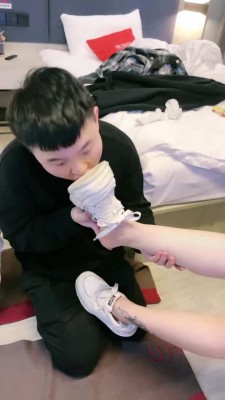 图片[2]_【羽珊】双S-舔脏小白鞋+高跟/碾压狗头【双视角版】 bf27187_HD绳艺资源