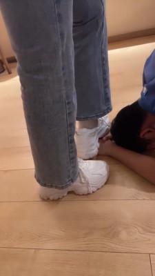 【槿一】女神小白鞋白棉袜碾压踩踏【双视角版】 bf27293_HD绳艺资源