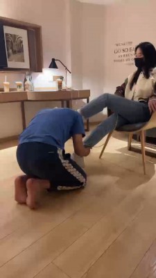 图片[6]_【槿一】女神小白鞋白棉袜碾压踩踏【双视角版】 bf27293_HD绳艺资源