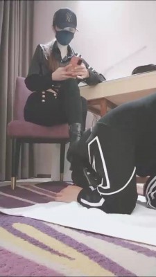 【美娜格格】靴子白袜羞辱-连环耳光白袜脚插嘴 【完整版】bf27422_HD绳艺资源