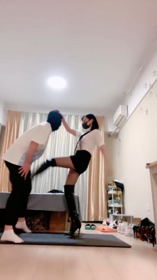 图片[13]_【小妮】反绑狗长靴提档/人肉坐垫/丝袜脚捂脸插嘴【完整版】 bf27284_HD绳艺资源