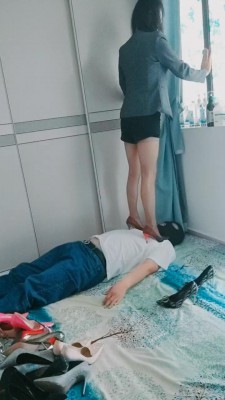 【昆山丝爷】各种高跟鞋踩踏虐乳/黑丝脚深喉【完整版】 bf27154_HD绳艺资源