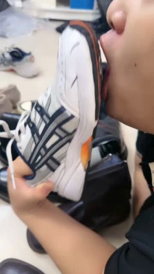 图片[2]_【艾莉】舔闻超多双鞋子/骑马/原味丝袜脚捂脸 bf27263_HD绳艺资源