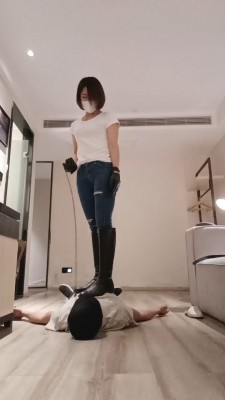 图片[4]_【芊兮殿下】胯下辱-长靴转胯/踩踏强迫舔 bf27172_HD绳艺资源