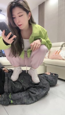 图片[5]_【惠子大人】空军一号白袜全体重踩/吃棉袜 bf27220_HD绳艺资源