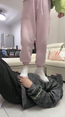 图片[6]_【惠子大人】空军一号白袜全体重踩/吃棉袜 bf27220_HD绳艺资源