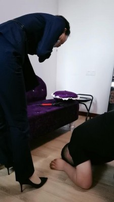 图片[5]_【凌儿女神】女高管虐调圈养狗/踢裆/高跟深喉/手脚耳光/坐脸sp bf27256_HD绳艺资源