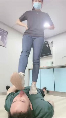 【小劳拉】运动鞋全体重踩踏/艺术喂食 bf27269_HD绳艺资源