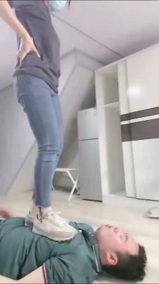 图片[2]_【小劳拉】运动鞋全体重踩踏/艺术喂食 bf27269_HD绳艺资源