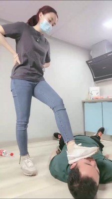 图片[3]_【小劳拉】运动鞋全体重踩踏/艺术喂食 bf27269_HD绳艺资源