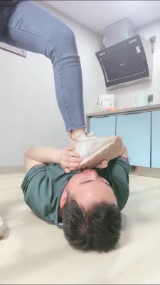 图片[4]_【小劳拉】运动鞋全体重踩踏/艺术喂食 bf27269_HD绳艺资源