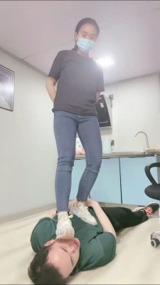 图片[5]_【小劳拉】运动鞋全体重踩踏/艺术喂食 bf27269_HD绳艺资源