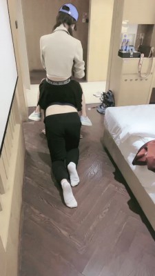 图片[4]_【晚晚】御姐女神范小白鞋船袜羞辱调 bf27301_HD绳艺资源