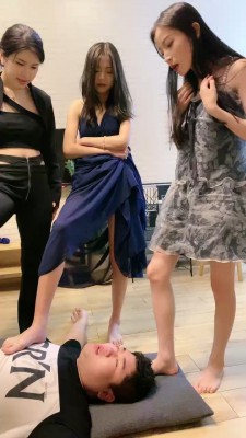 图片[4]_【麋鹿银儿】4S素人群调群虐-全体重踩踏 bf27404_HD绳艺资源