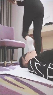 图片[6]_【美娜格格】靴子白袜羞辱-连环耳光白袜脚插嘴 bf27409_HD绳艺资源