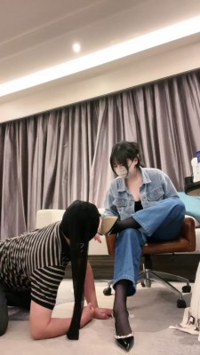 【木秋S】黑丝高跟诱惑/闻香水/虐乳/厕奴开发 bf27376_HD绳艺资源