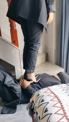 图片[3]_【辣姐】职业装诱惑-高跟踩踏喂食 bf27355_HD绳艺资源