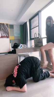 图片[2]_【琪琪大人】桌下视角羞辱/提档/裸足踩踏 bf27324_HD绳艺资源