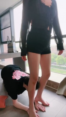 图片[6]_【琪琪大人】桌下视角羞辱/提档/裸足踩踏 bf27324_HD绳艺资源